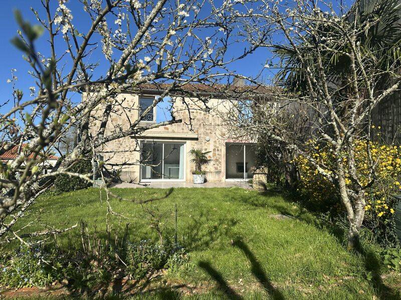 Maison 7 pièces 143 m² · à Aubigny-les Clouzeaux · 143 m² · 292 000 €