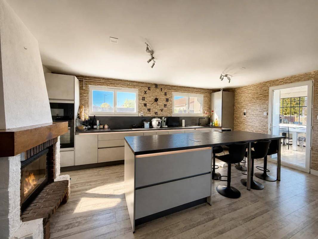 Maison 6 pièces 190 m² · à Sainte-Verge · 190 m² · 215 000 €