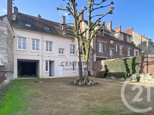 Appartement à louer 1 100 € 4 pièces 3 chambres 84 m² 1er étage Crépy-en-Valois 60800
