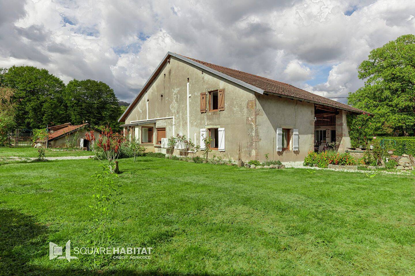 Maison 8 pièces 218 m² · à Champagney · 218 m² · 240 000 €