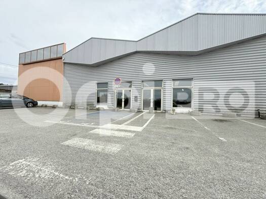 Local commercial à louer 10 437 € 1 145 m² de surface de vente Gonfreville-l'Orcher 76700