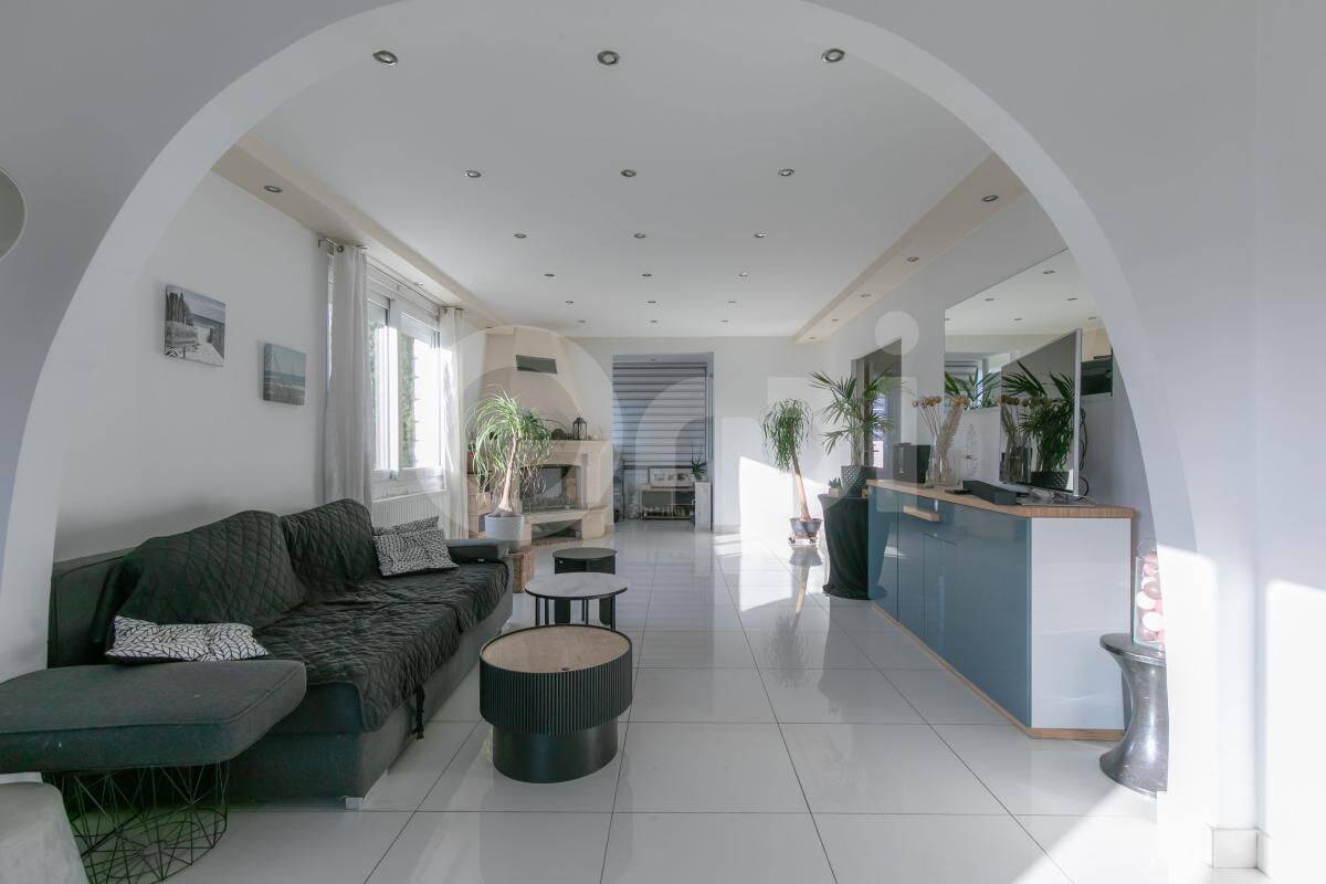 Maison 6 pièces 230 m² · à Chennevières-sur-Marne · 230 m² · 572 500 €