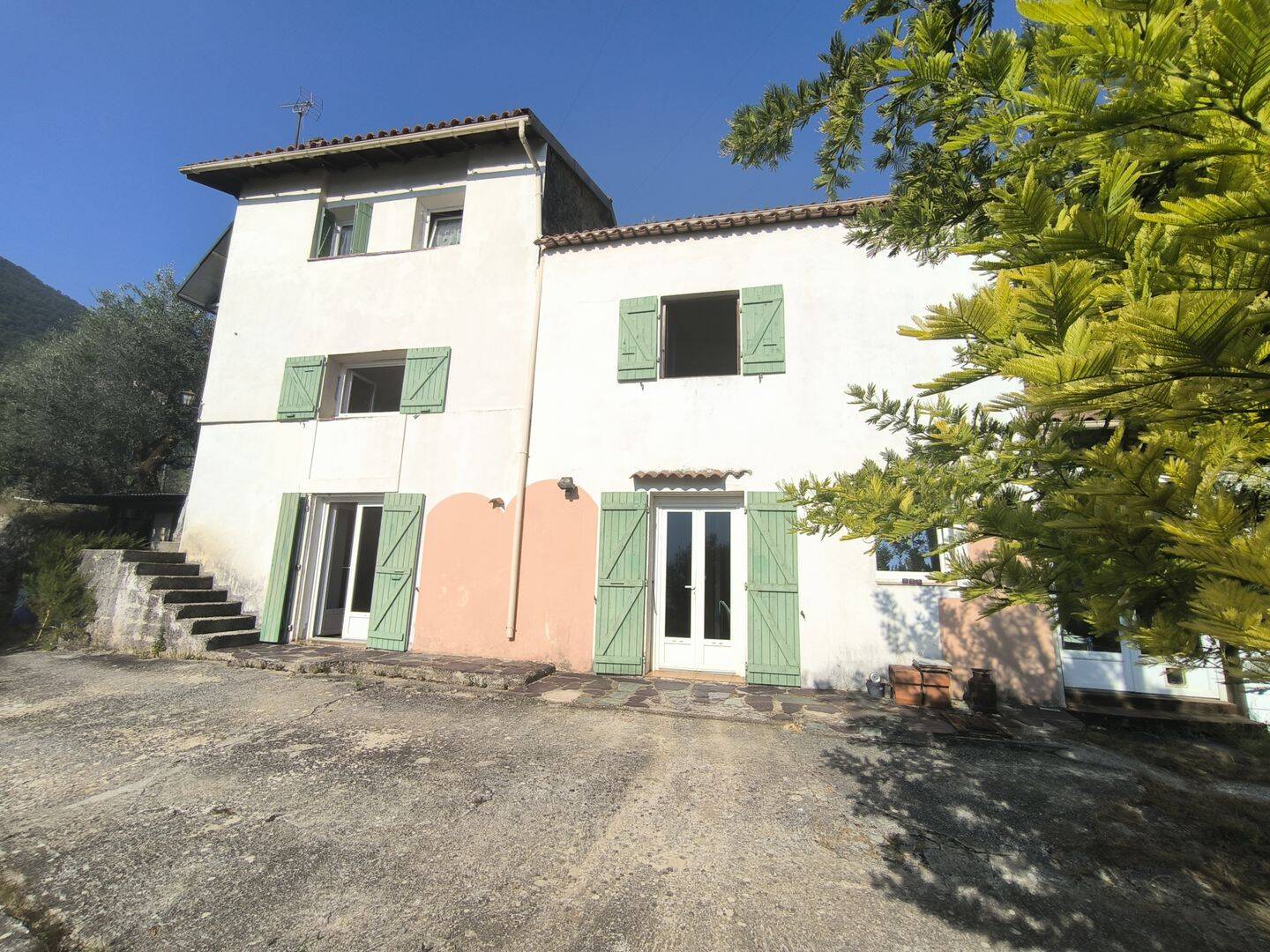 Maison 5 pièces 106 m² · à Breil-sur-Roya · 106 m² · 160 000 €