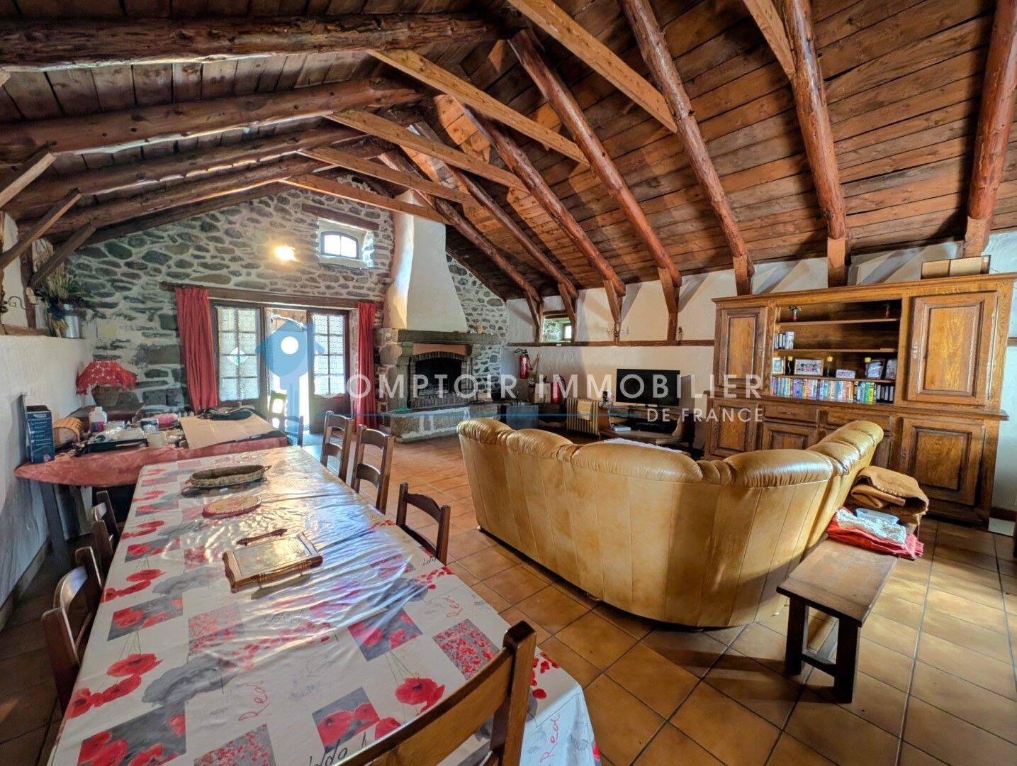 Maison 7 pièces 175 m² · à Freycenet-la-Cuche · 175 m² · 245 000 €