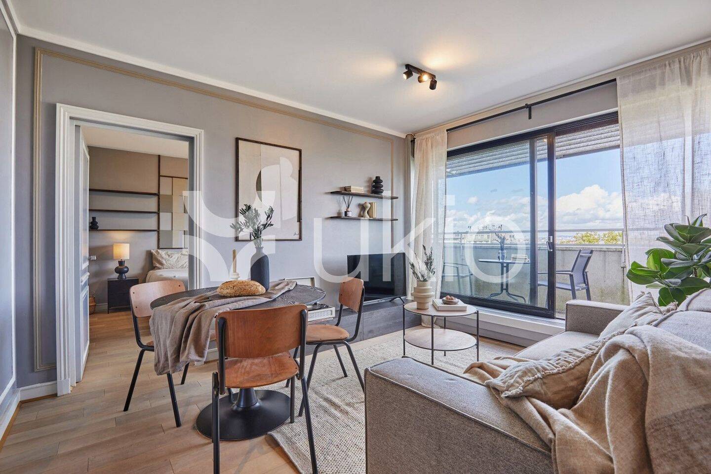 Appartement 3 pièces 71 m² · à Paris 16ème Arrondissement · 71 m² · 5 095 €