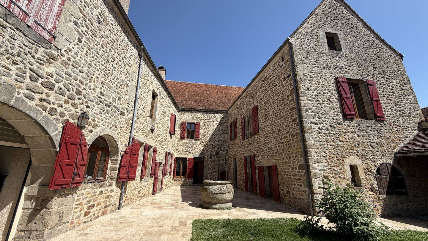 Maison 11 pièces 333 m² · à Beaune · 333 m² · 380 000 €