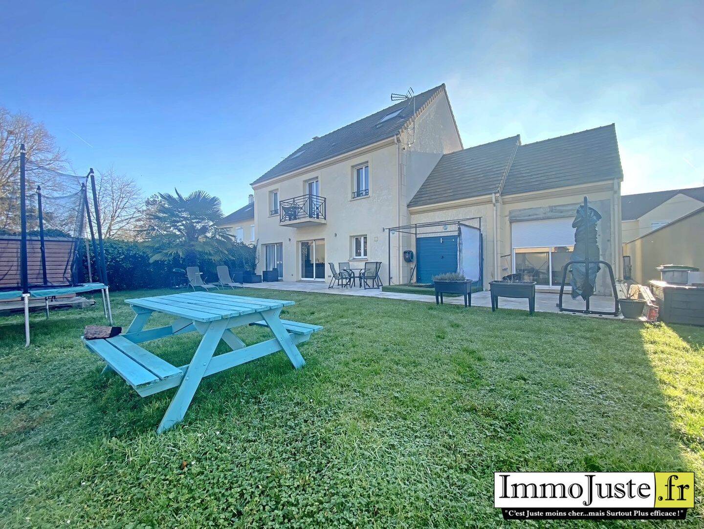Maison 9 pièces 200 m² · à Les Essarts-le-Roi · 200 m² · 550 000 €