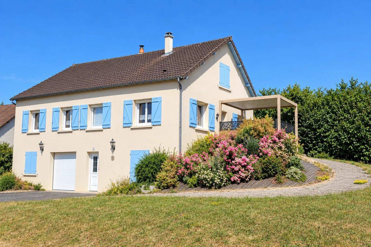 Maison 5 pièces 155 m² · à Villefranche-d'Allier · 154,5 m² · 199 900 €