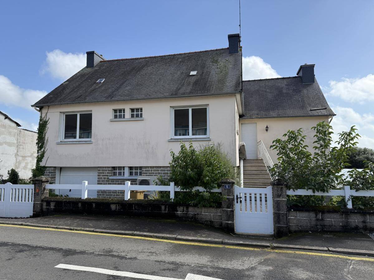 Maison 1 pièce 160 m² · à Plumieux · 160,3 m² · 159 480 €