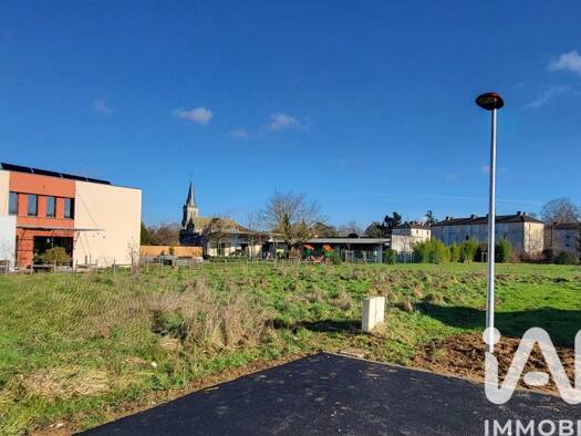 Terrain constructible viabilisé à vendre 69 760 € 558 m² de terrain Lux 71100