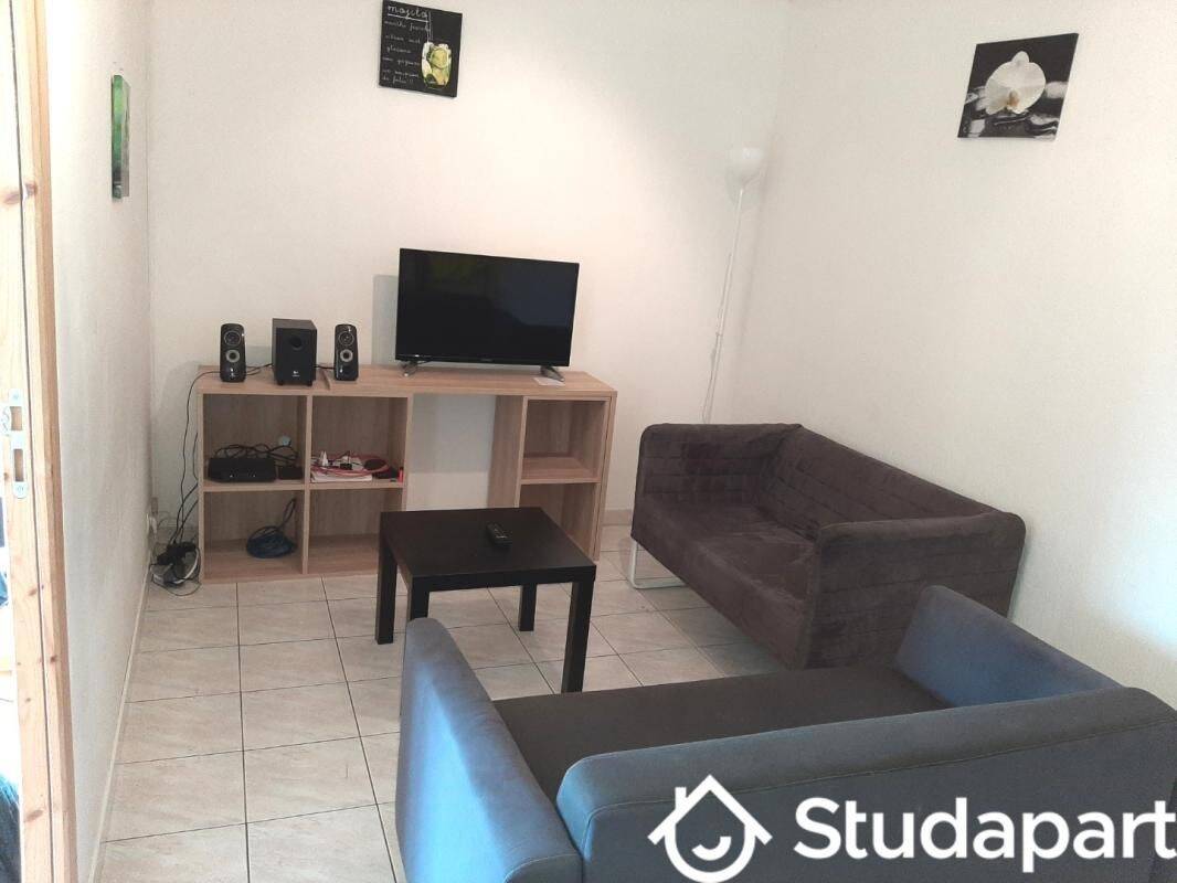 1 pièce 8 m² · à Cergy · 8 m² · 510 €/mois
