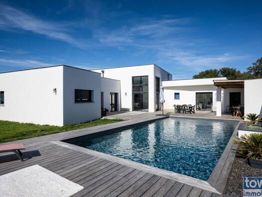 Maison à vendre 494 000 € 6 pièces 4 chambres 200 m² 950 m² de terrain Carbonne 31390