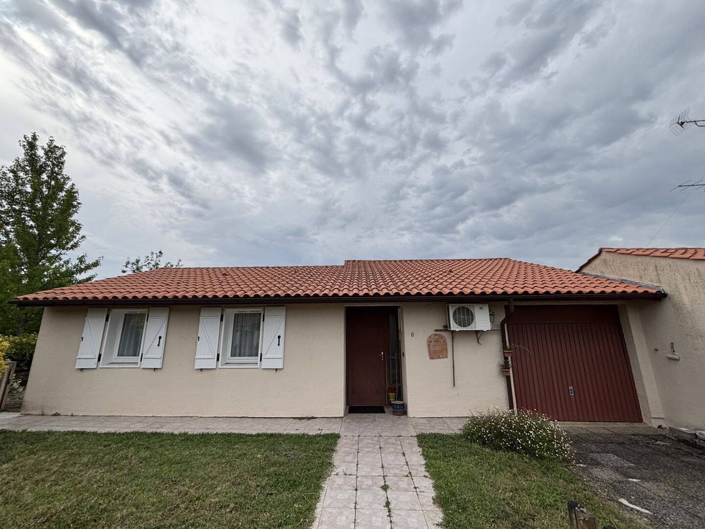 Maison 8 pièces 80 m² · à Saint Aulaye-Puymangou · 80 m² · 150 000 €
