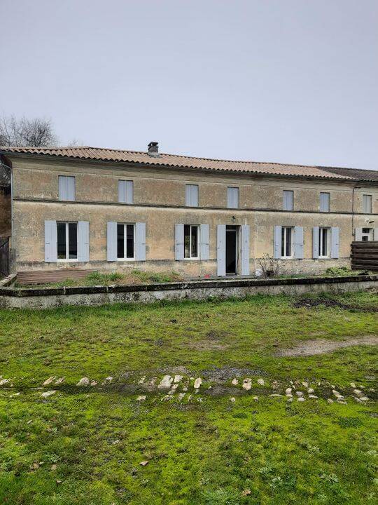 Maison 6 pièces 169 m² · à Générac · 169 m² · 1 000 €