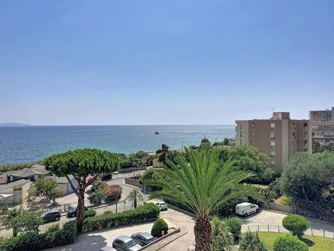 Appartement 4 pièces 96 m² · à Ajaccio · 96 m² · 1 485 €