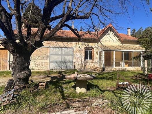 Mas à vendre 368 000 € 4 pièces 2 chambres 80 m² 2 251 m² de terrain Noves 13550