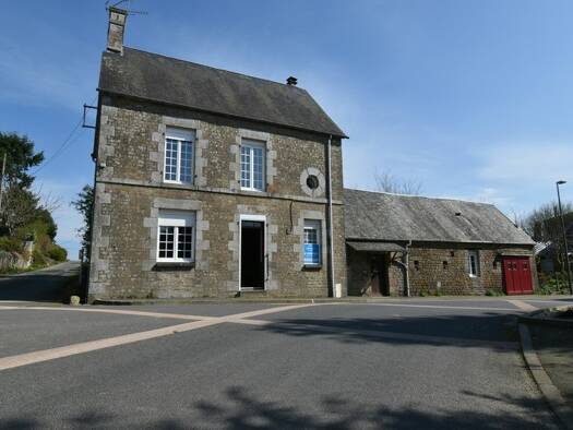 Maison à vendre 40 000 € 7 pièces 3 chambres 90 m² 135 m² de terrain Le Teilleul 50640