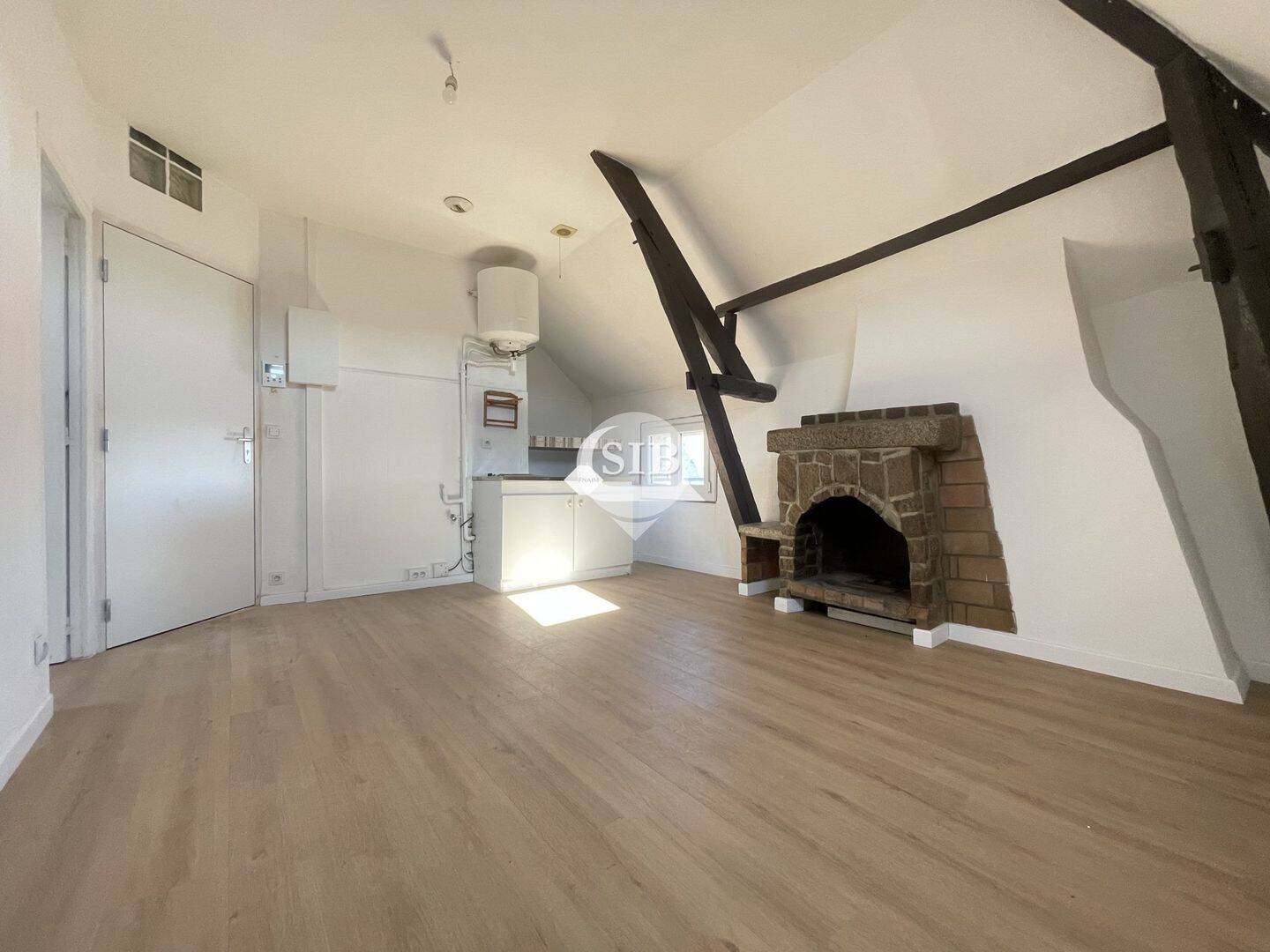 Appartement 2 pièces 32 m² · à La Ville-du-Bois · 32,4 m² · 670 €/mois