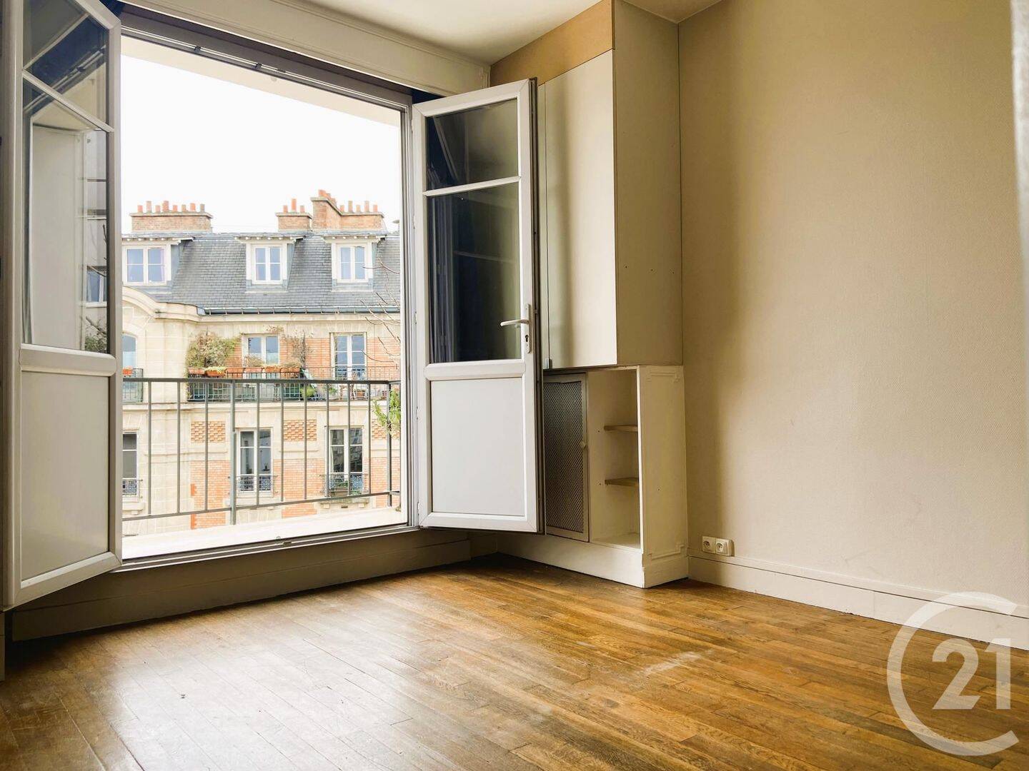Appartement 1 pièce 30 m² · à Paris 10ème Arrondissement · 29,6 m² · 1 230 €/mois