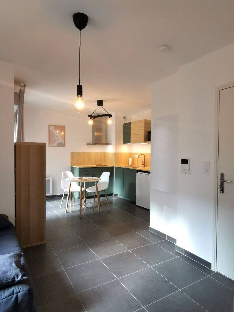 Appartement 1 pièce 24 m² · à Toulon · 23,5 m² · 690 €/mois