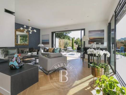 Maison à vendre - Première occupation 1 880 000 € 7 pièces 5 chambres 206 m² 1 460 m² de terrain Gressets-Centre-Garenne-Bechevet La Celle-Saint-Cloud 78170