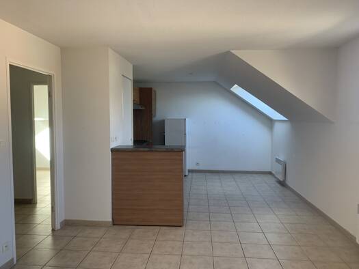 Appartement à louer 720 € 3 pièces 2 chambres 64 m² Étage 2/2 Pontivy 56300
