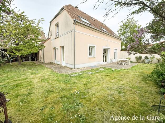 Maison à vendre 499 000 € 6 pièces 4 chambres 137 m² 379 m² de terrain Val Sud Bezons 95870
