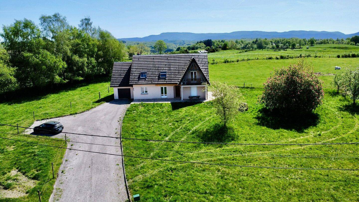 Maison 6 pièces 164 m² · à Esmoulières · 164 m² · 199 000 €
