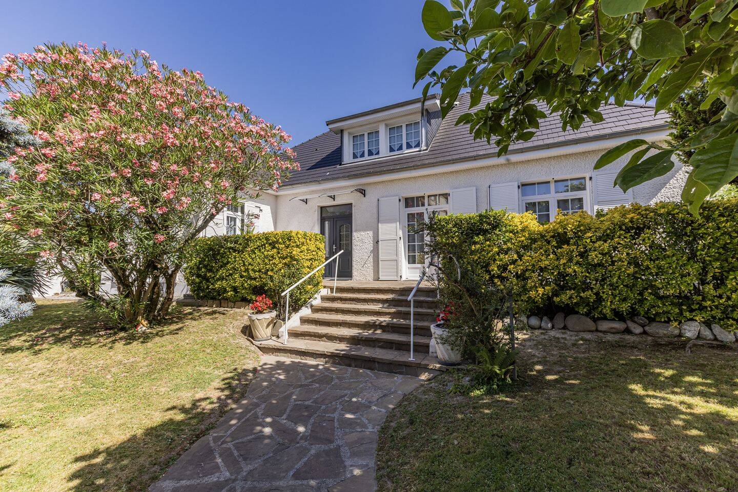 Maison 7 pièces 223 m² · à Pau · 223 m² · 485 000 €
