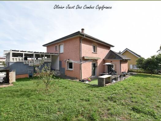 Maison à vendre 260 500 € 5 pièces 4 chambres 134 m² 690 m² de terrain Village Bethoncourt 25200