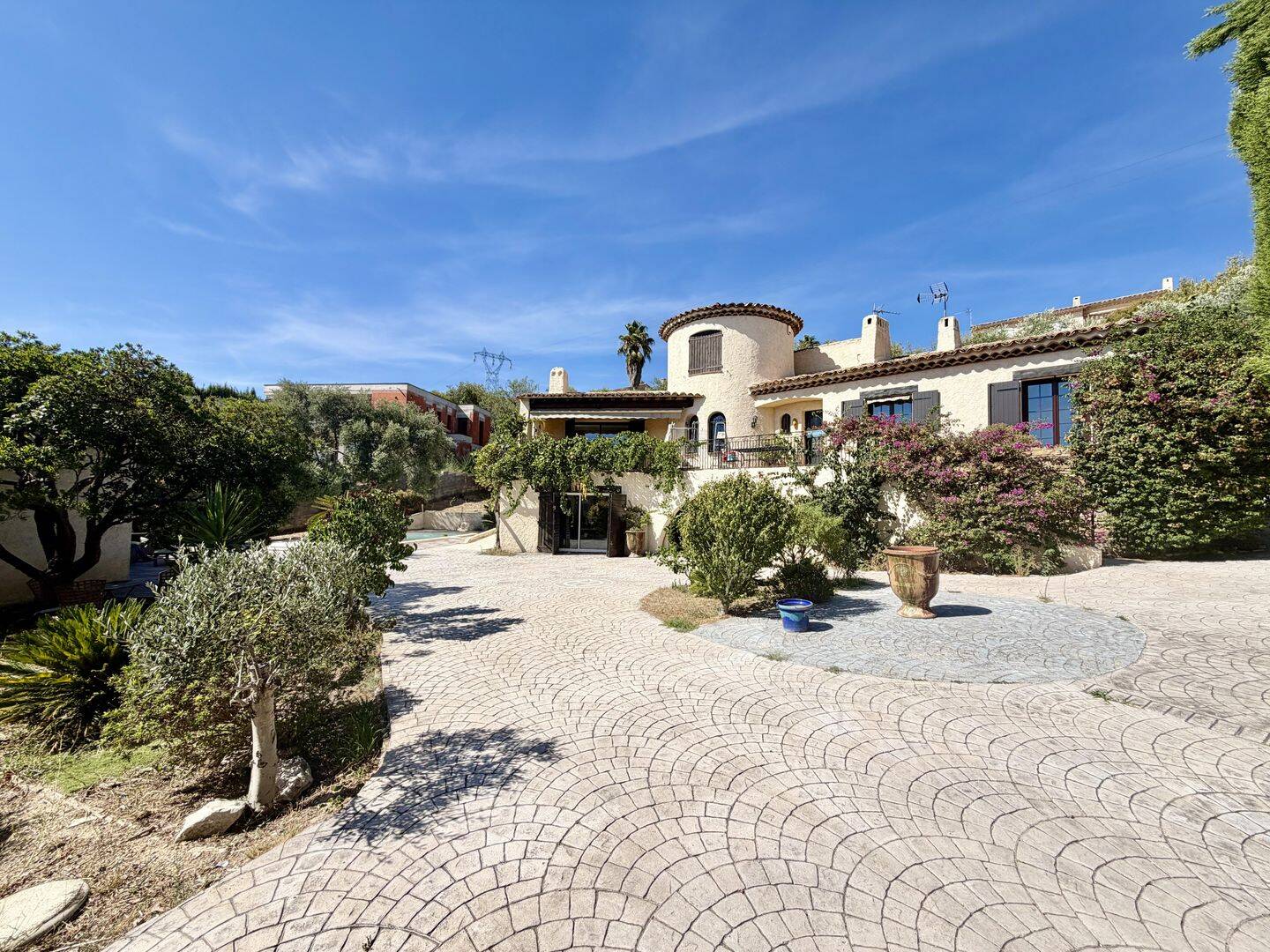 Maison 2 pièces 180 m² · à Allauch · 180 m² · 885 000 €