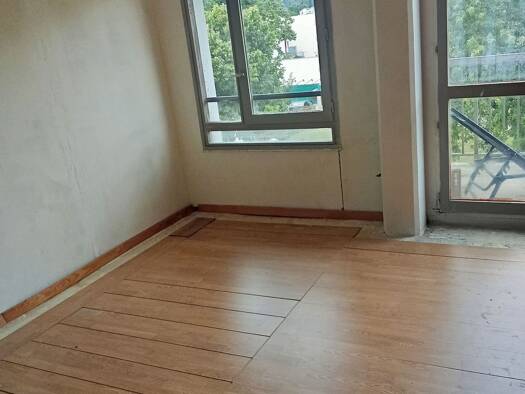Appartement à louer 600 € 4 pièces 3 chambres 90 m² Étage -3/5 Nord Val-de-Reuil 27100