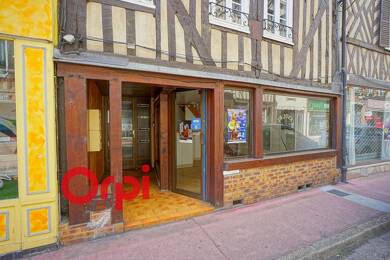 Local commercial à louer 690 € 70 m² de surface de vente Centre Ville Bernay 27300