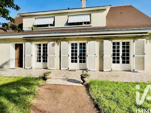 Maison à vendre 229 000 € 8 pièces 5 chambres 230 m² 3 233 m² de terrain Selles-sur-Cher 41130