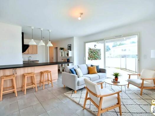 Appartement à vendre 245 000 € 3 pièces 2 chambres 63 m² Étage 2/2 Alouette Nîmes 30900