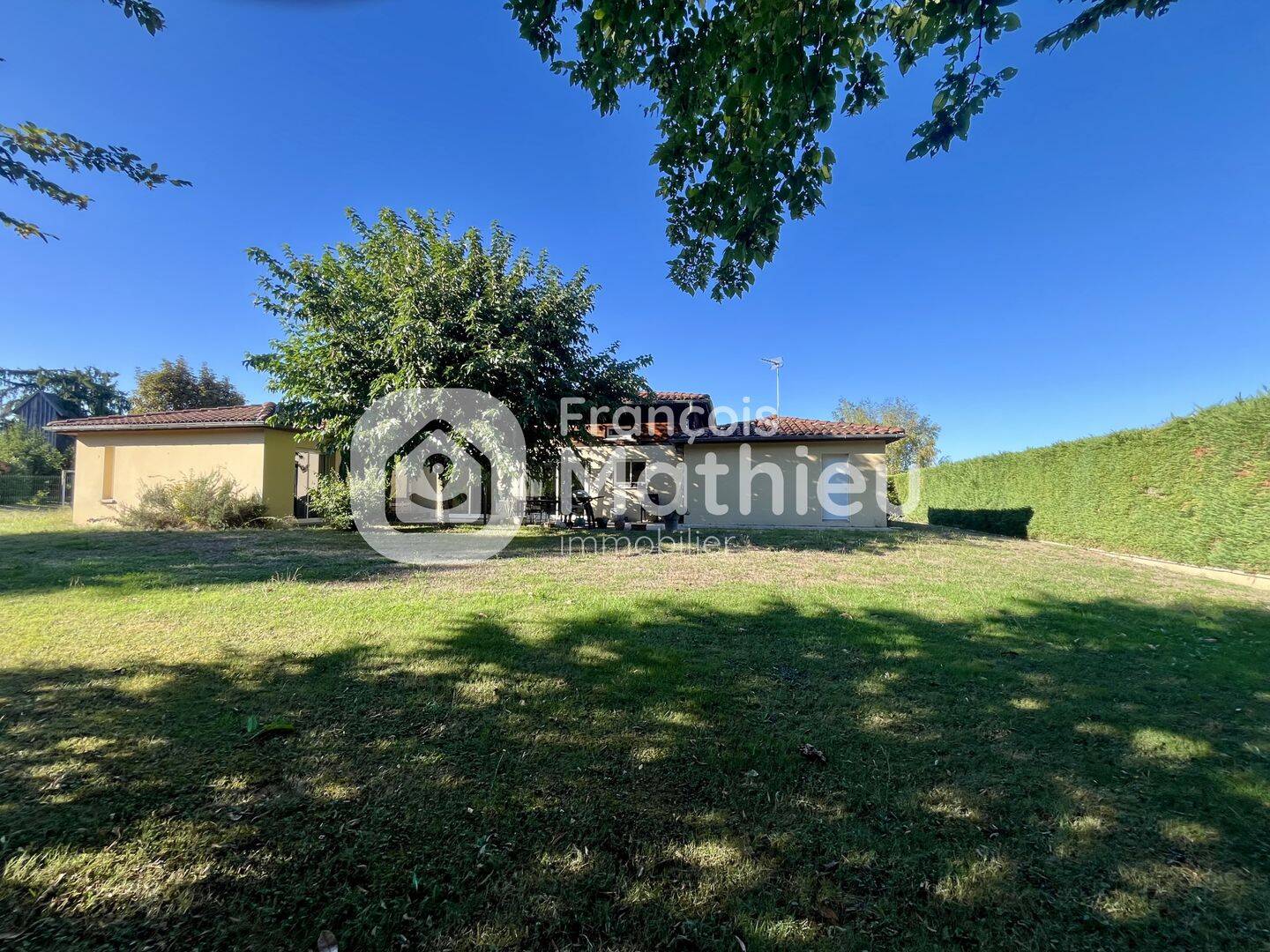 Maison 5 pièces 141 m² · à Montracol · 141 m² · 358 000 €
