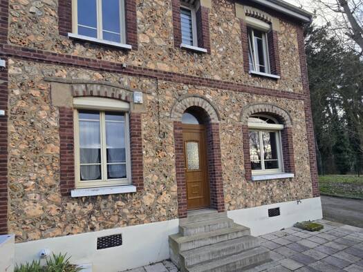 Maison à vendre 290 000 € 4 pièces 2 chambres 76 m² 394 m² de terrain Le Pommeret-Mairie Petit-Couronne 76650