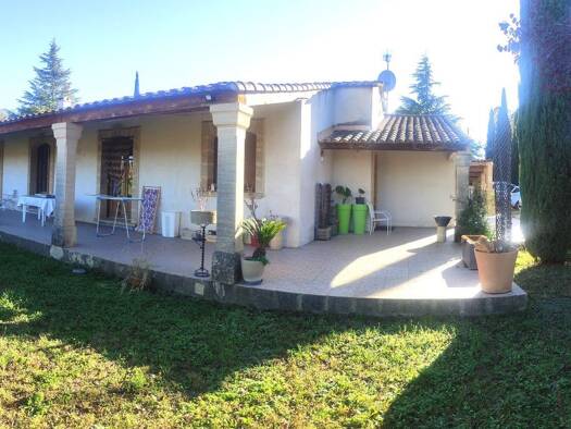 Maison de plain-pied à vendre 563 600 € 7 pièces 5 chambres 196 m² 8 259 m² de terrain Nord Ouest Gardanne 13120