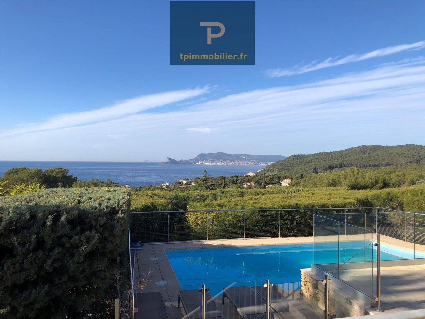 Maison 5 pièces 200 m² · à Saint-Cyr-sur-Mer · 200 m² · 2 000 000 €