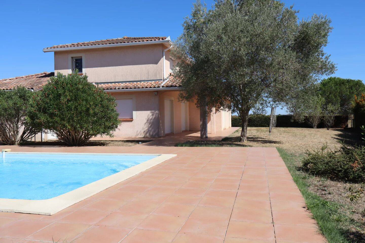 Maison 7 pièces 205 m² · à Aussonne · 205 m² · 1 980 €/mois