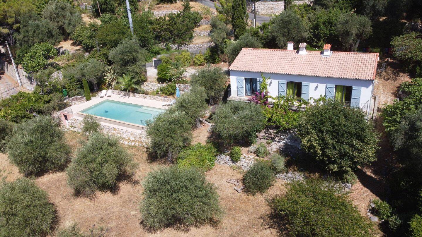 Maison 6 pièces 135 m² · à Châteauneuf-Grasse · 135 m² · 1 085 000 €