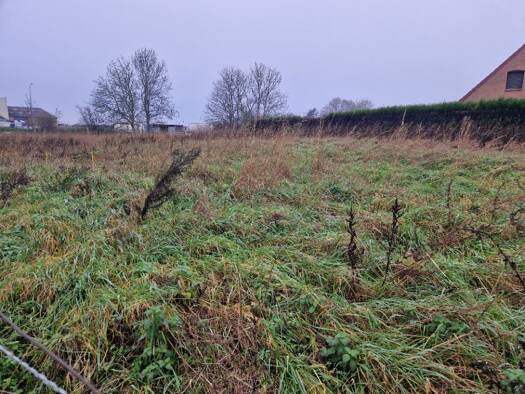 Terrain constructible viabilisé à vendre 131 650 € 415 m² de terrain Sud et Ouest Santes 59211