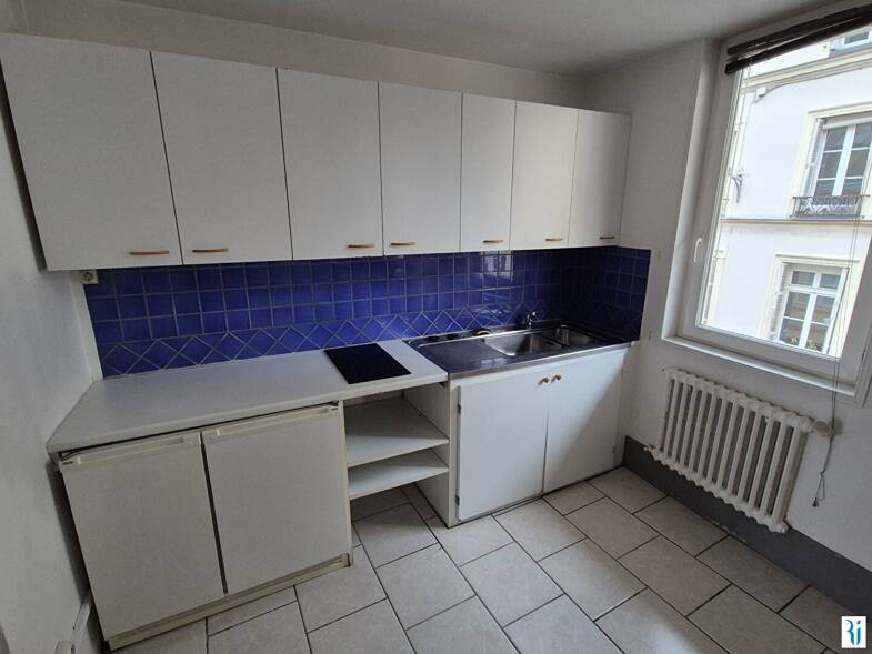 Appartement à louer 560 € 2 pièces 1 chambre 33 m² Étage 2/3 Rouen 76000
