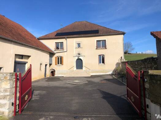 Maison à vendre 254 000 € 8 pièces 4 chambres 8 457 m² de terrain Huilliécourt 52150