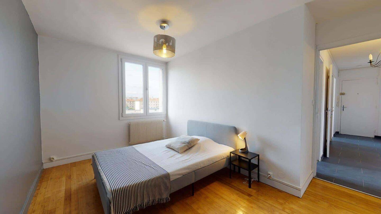 Room in Rue Francis de Pressensé, Villeurbanne for 69 m² with 3 — 4