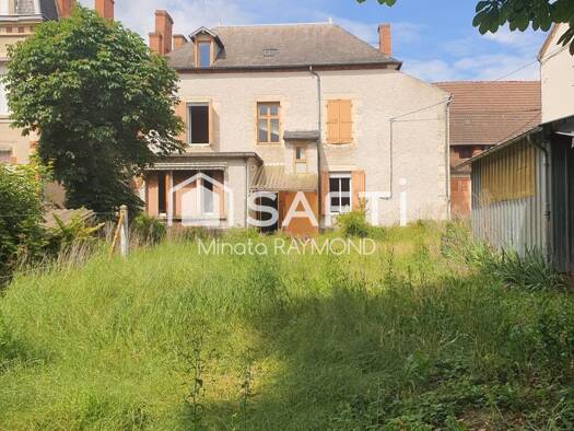 Maison à vendre 96 000 € 13 pièces 7 chambres 200 m² 1 537 m² de terrain Varennes-sur-Allier 03150