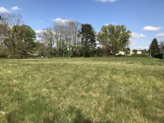 Terrain constructible à vendre 25 000 € 3 180 m² de terrain Écuras 16220