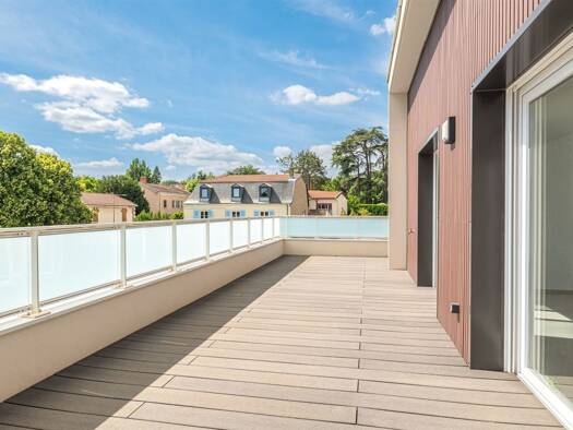 Appartement à vendre - Première occupation 841 000 € 4 pièces 3 chambres 123 m² Étage 3/3 Centre Champagne-au-Mont-d'Or 69410