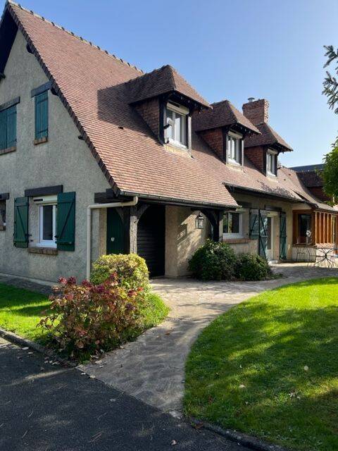 Maison 8 pièces 182 m² · à Saint-Jacques-sur-Darnétal · 182 m² · 1 585 €