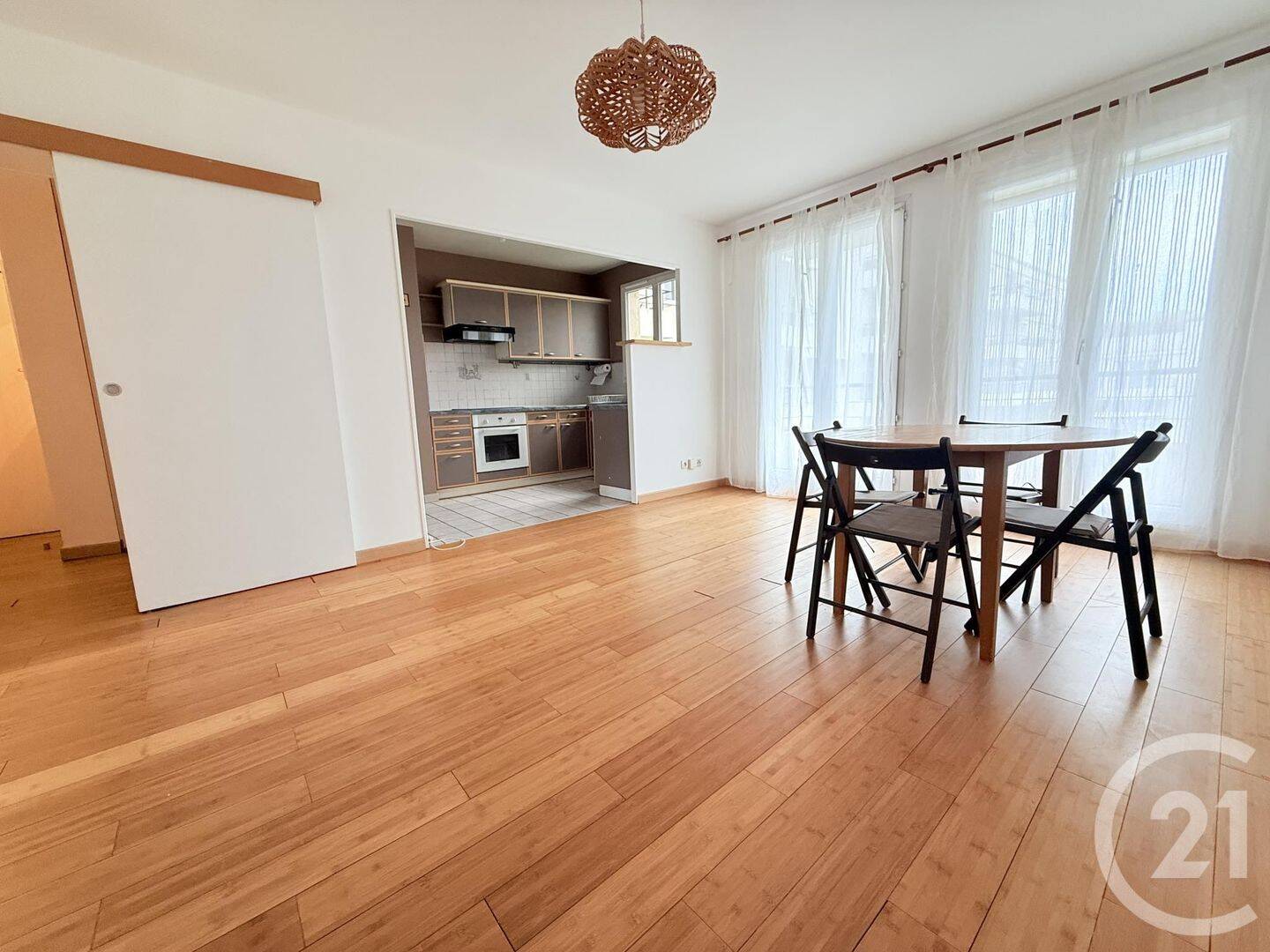 Appartement 3 pièces 64 m² · à Saint-Denis · 63,7 m² · 1 200 €